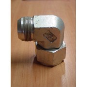 Codo 90º 1" 5/8 Macho Sae a Tuerca Loca de 1" 5/16 Sae